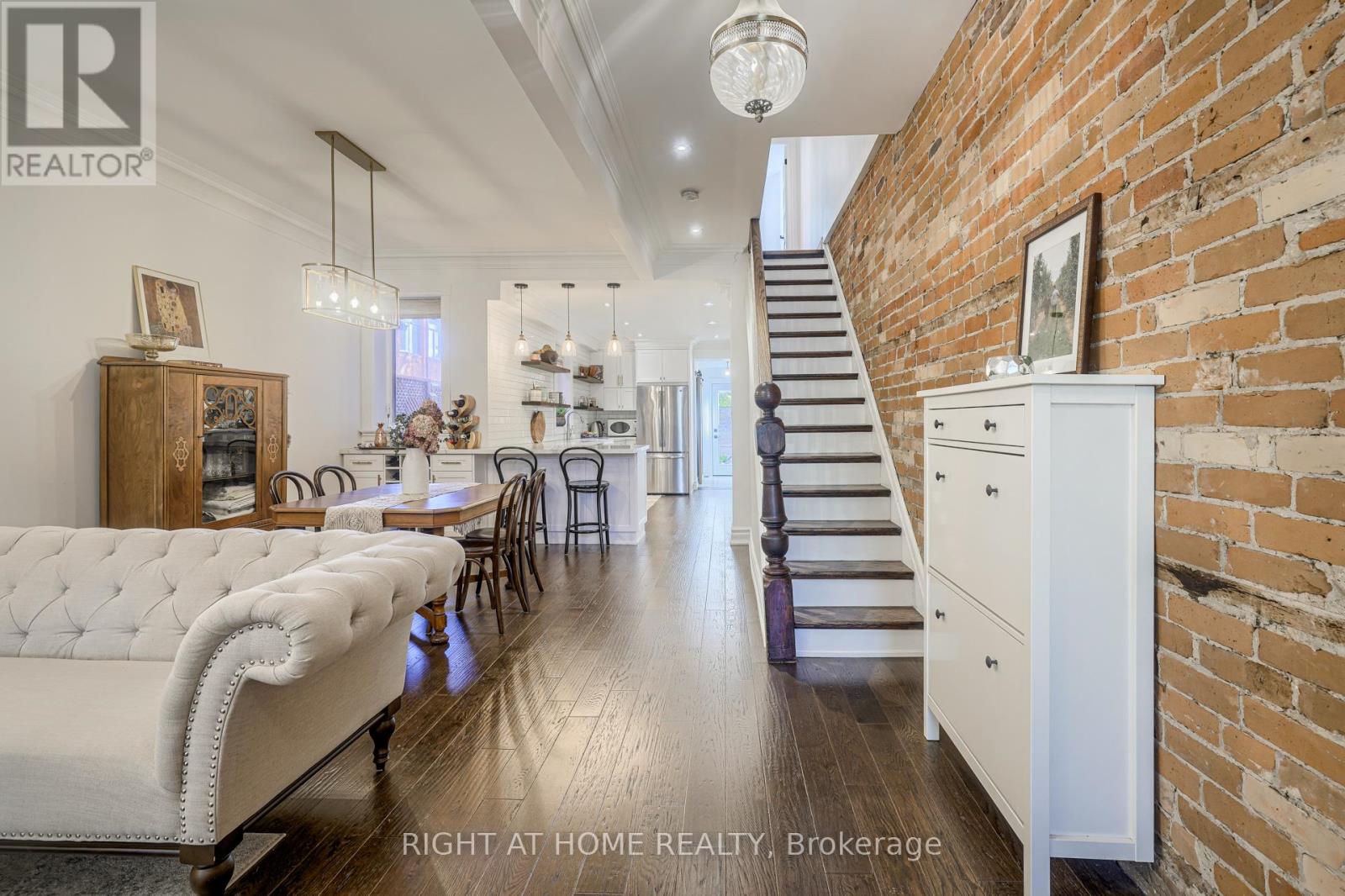 7 Gwynne Avenue, Toronto, Ontario  M6K 2C2 - Photo 3 - W12997222