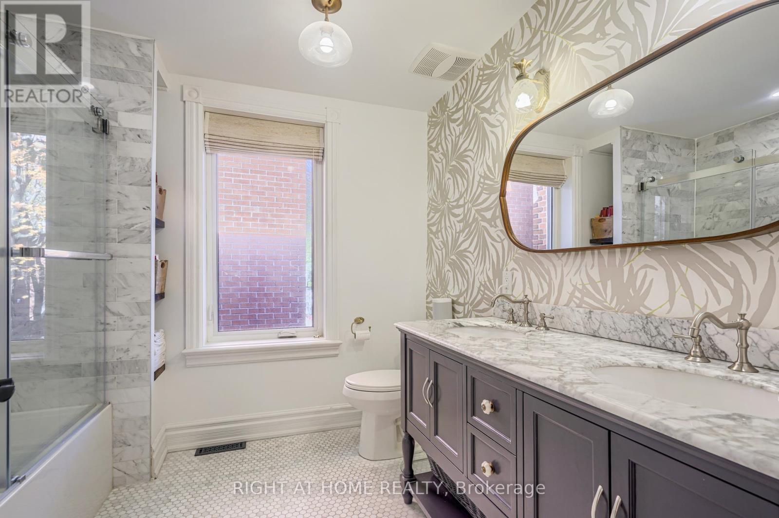 7 Gwynne Avenue, Toronto, Ontario  M6K 2C2 - Photo 30 - W12997222