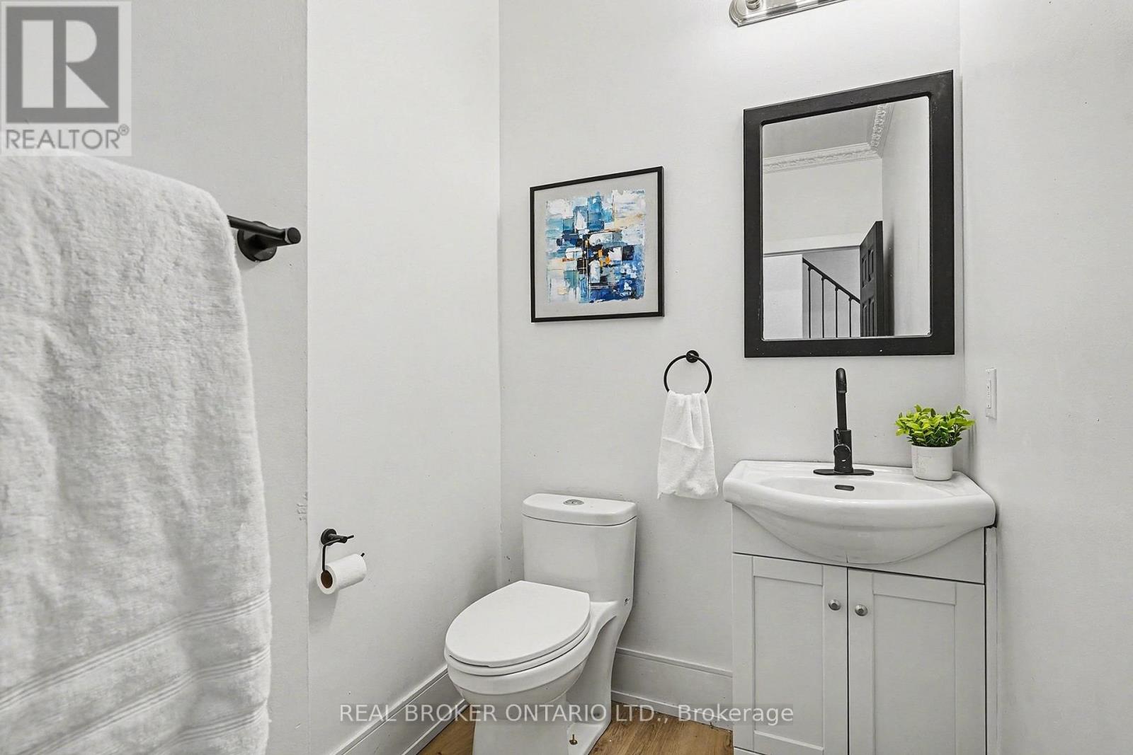 16 Leitch Avenue, Toronto, Ontario  M3J 3P2 - Photo 10 - W12997260