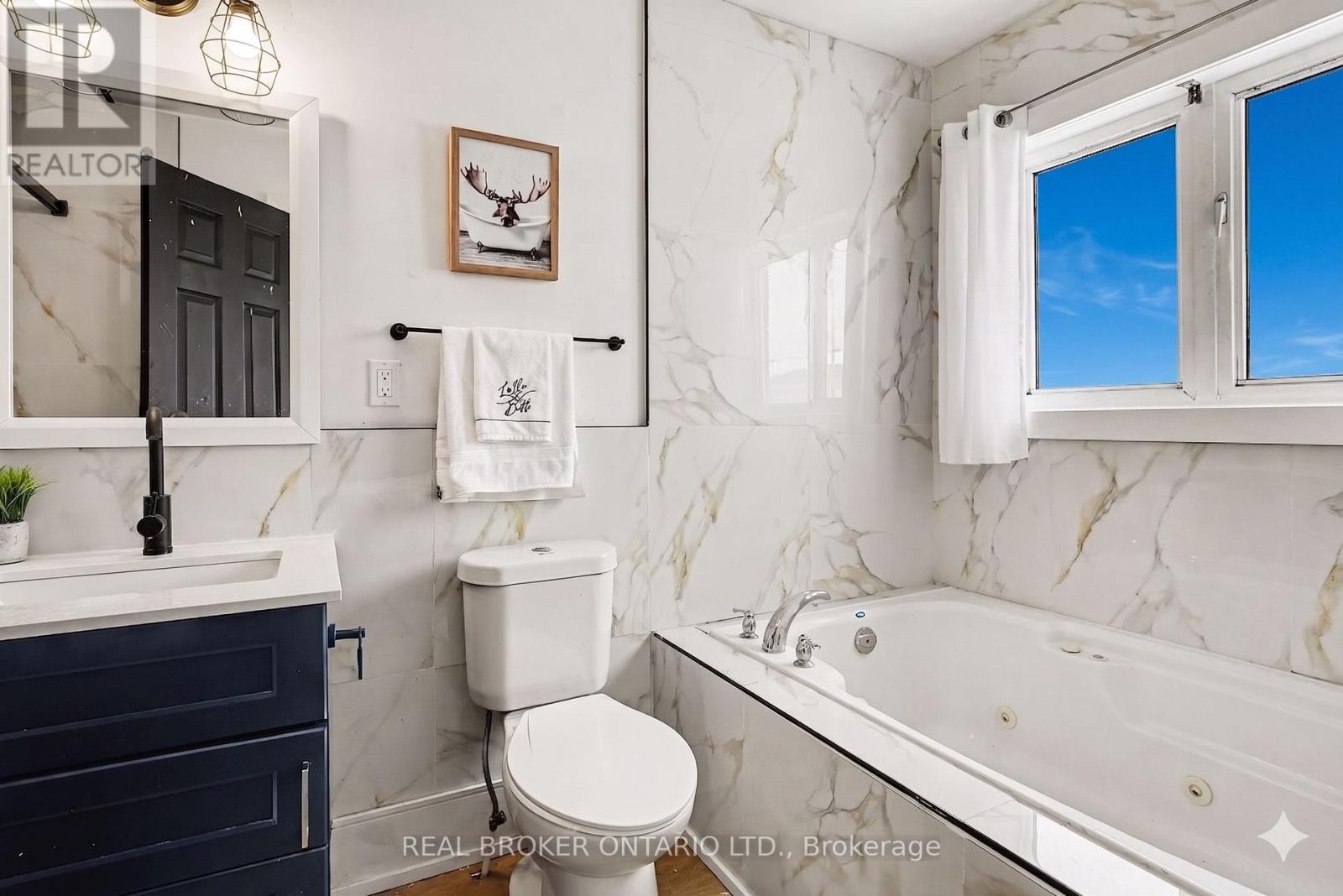 16 Leitch Avenue, Toronto, Ontario  M3J 3P2 - Photo 15 - W12997260