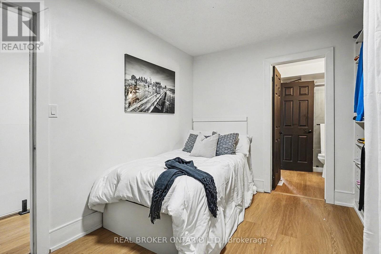 16 Leitch Avenue, Toronto, Ontario  M3J 3P2 - Photo 20 - W12997260