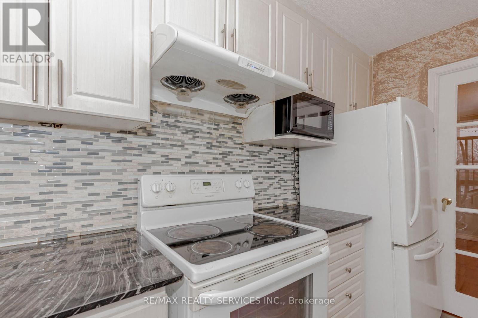 304 - 18 Knightsbridge Road, Brampton, Ontario  L6T 3X5 - Photo 24 - W12997272