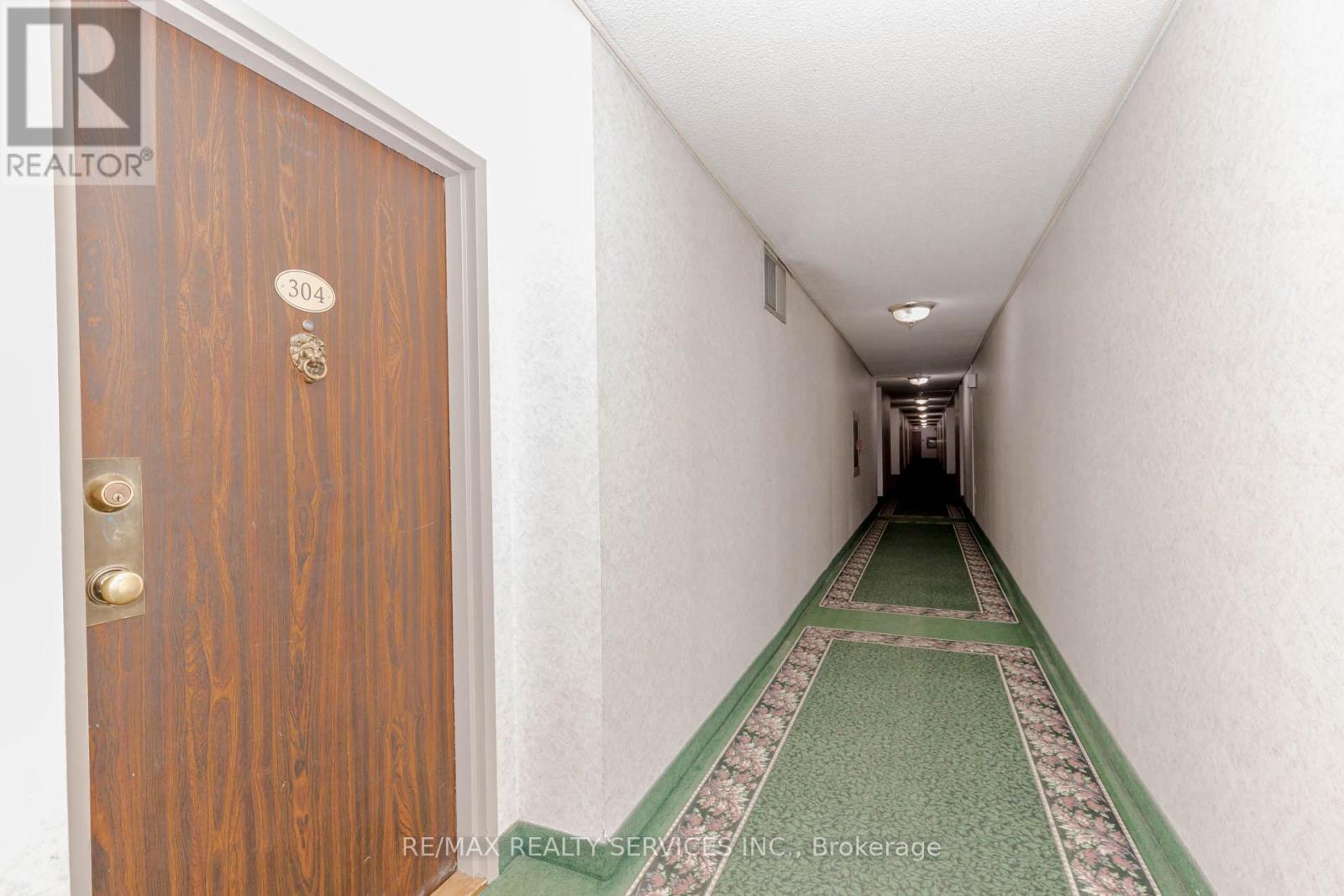 304 - 18 Knightsbridge Road, Brampton, Ontario  L6T 3X5 - Photo 5 - W12997272