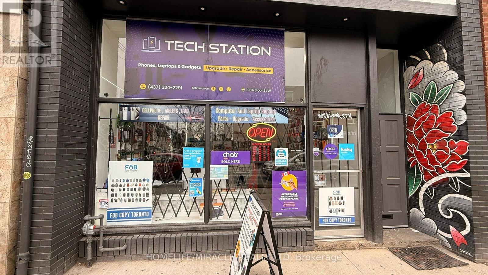 1084 BLOOR STREET W, Toronto, Ontario