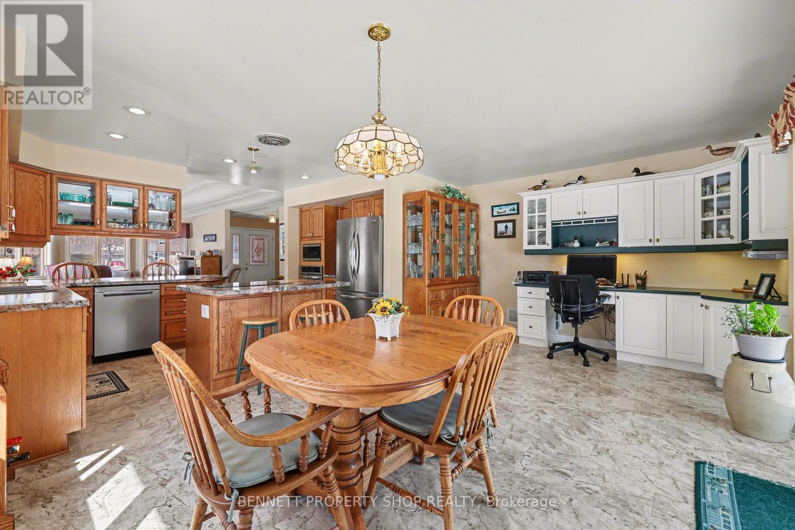 579 Kelly-Jordan Road, Montague, Ontario K7A 4S4 - Photo 10 - X12872034