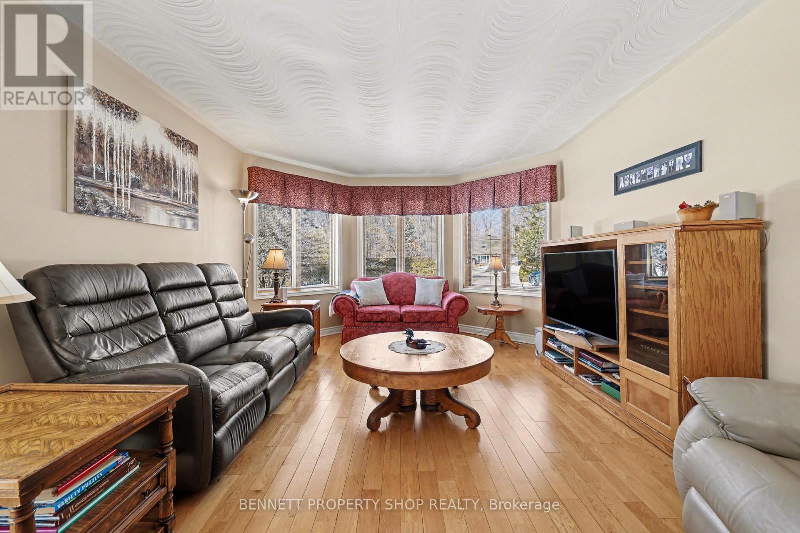 579 Kelly-Jordan Road, Montague, Ontario K7A 4S4 - Photo 2 - X12872034