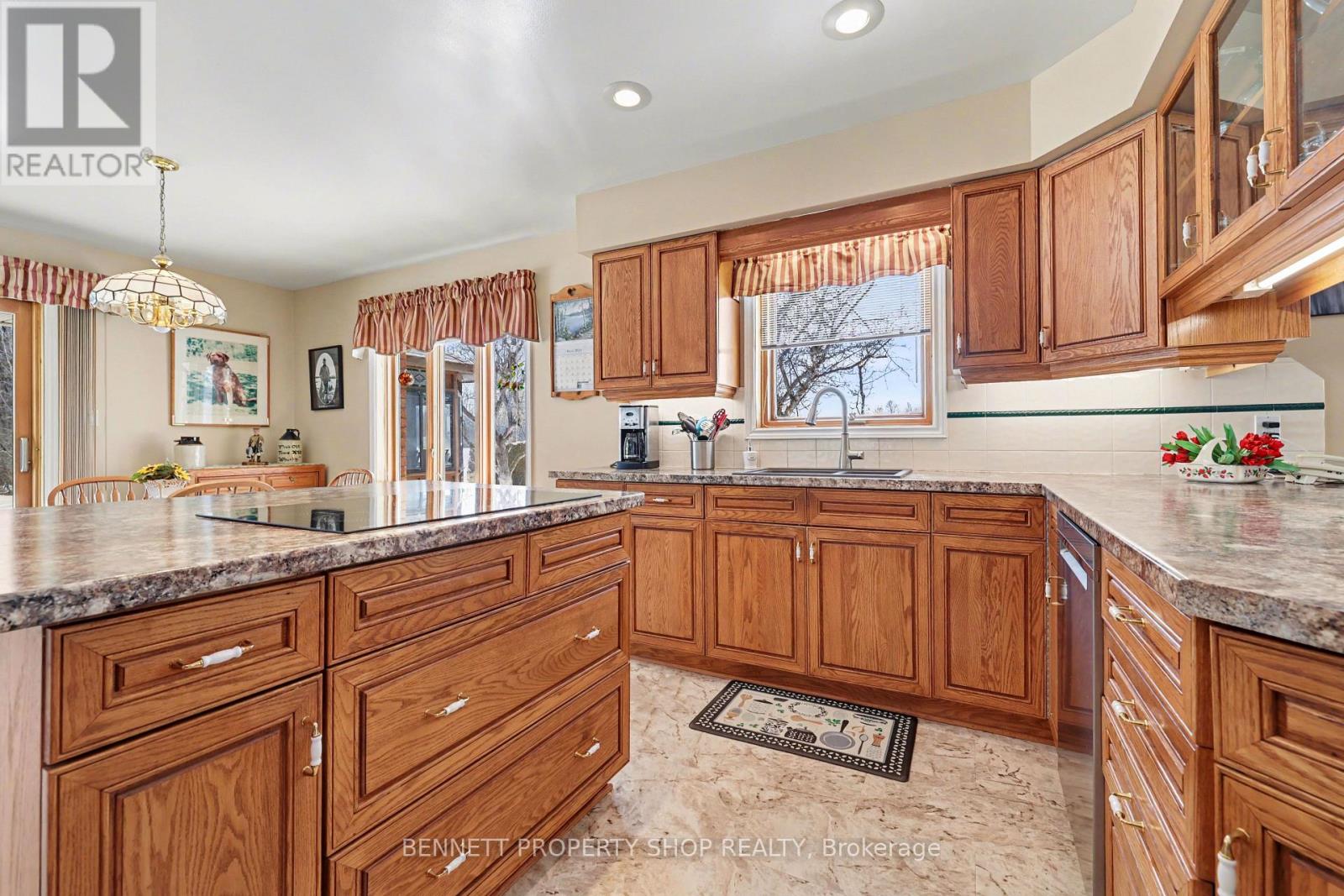 579 Kelly-Jordan Road, Montague, Ontario K7A 4S4 - Photo 5 - X12872034