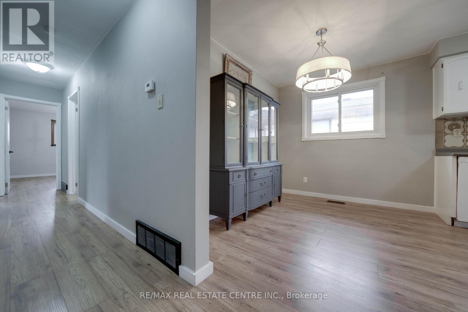 23 Taymall Street, Hamilton, Ontario  L8W 1Z7 - Photo 13 - X12997074