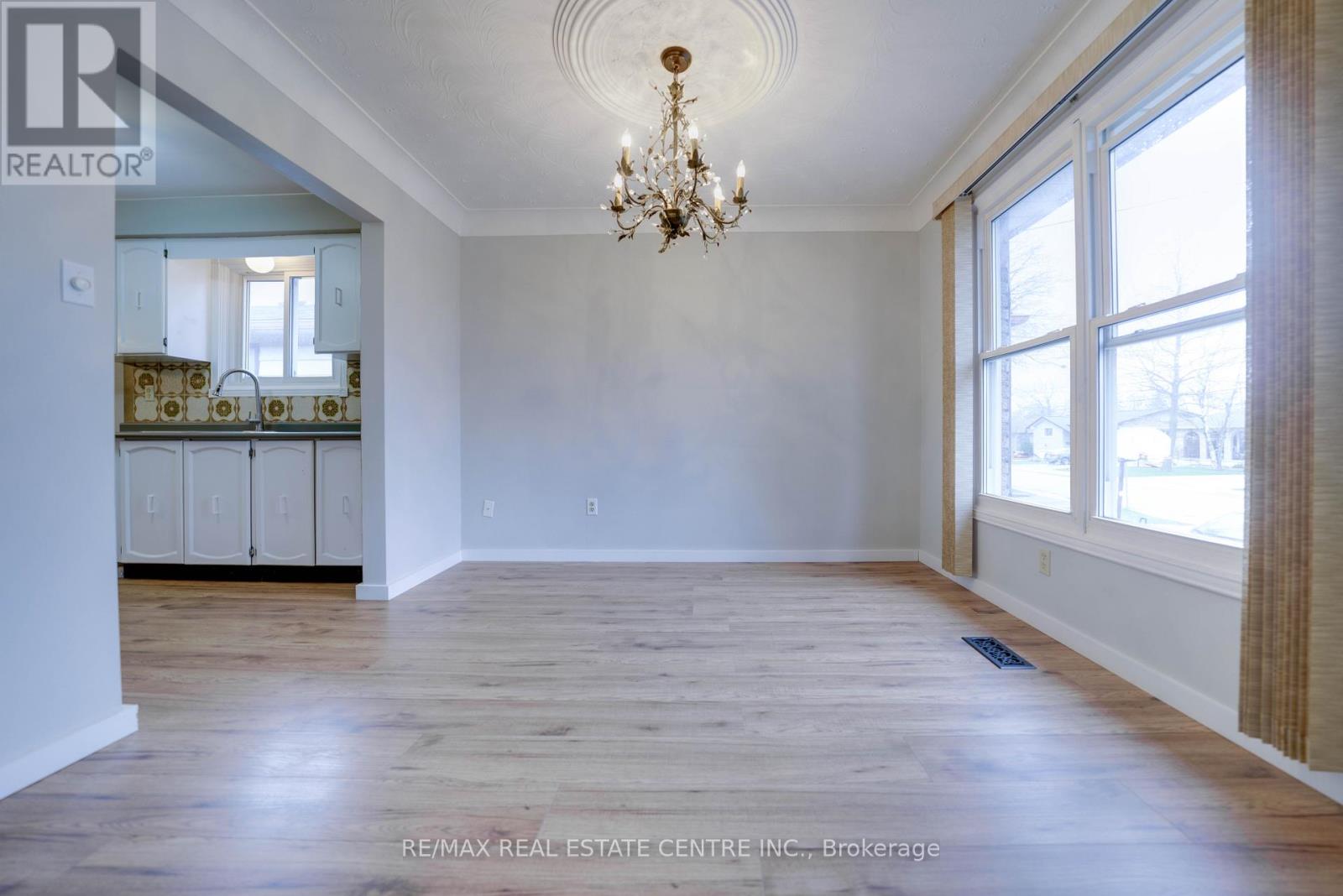 23 Taymall Street, Hamilton, Ontario  L8W 1Z7 - Photo 6 - X12997074