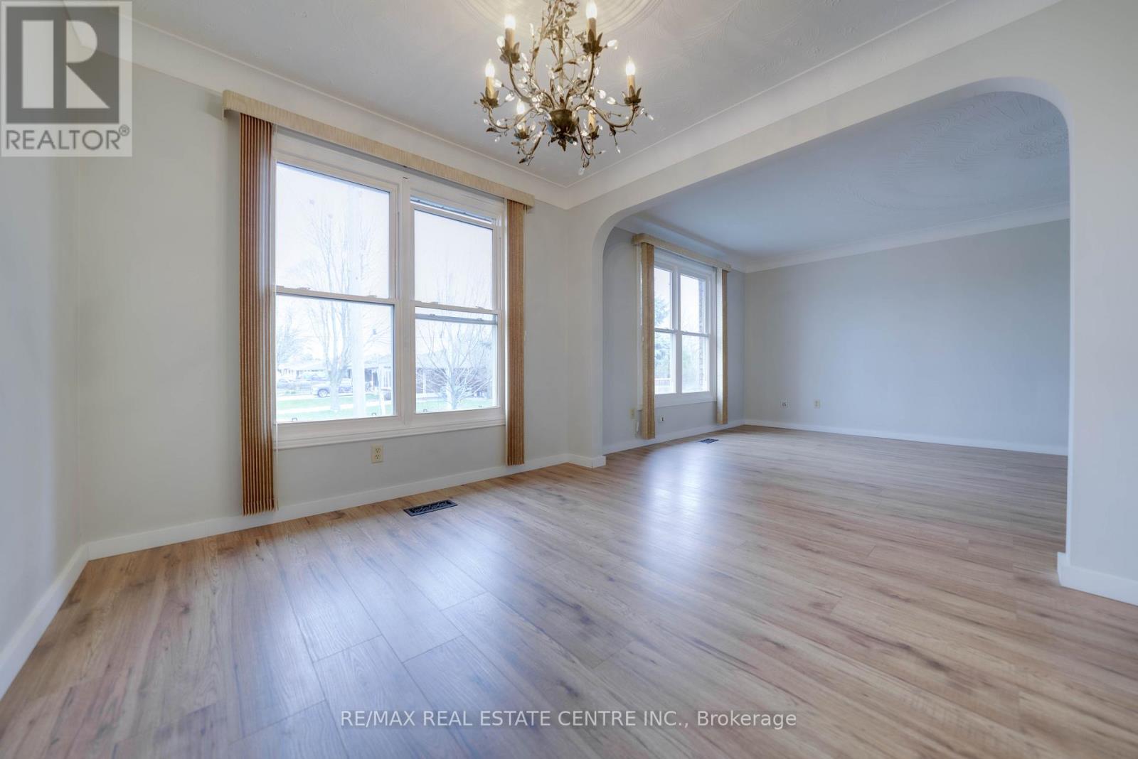 23 Taymall Street, Hamilton, Ontario  L8W 1Z7 - Photo 7 - X12997074