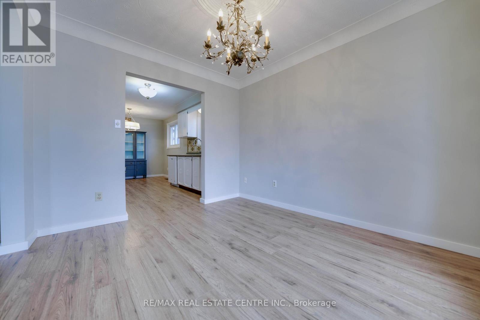 23 Taymall Street, Hamilton, Ontario  L8W 1Z7 - Photo 9 - X12997074