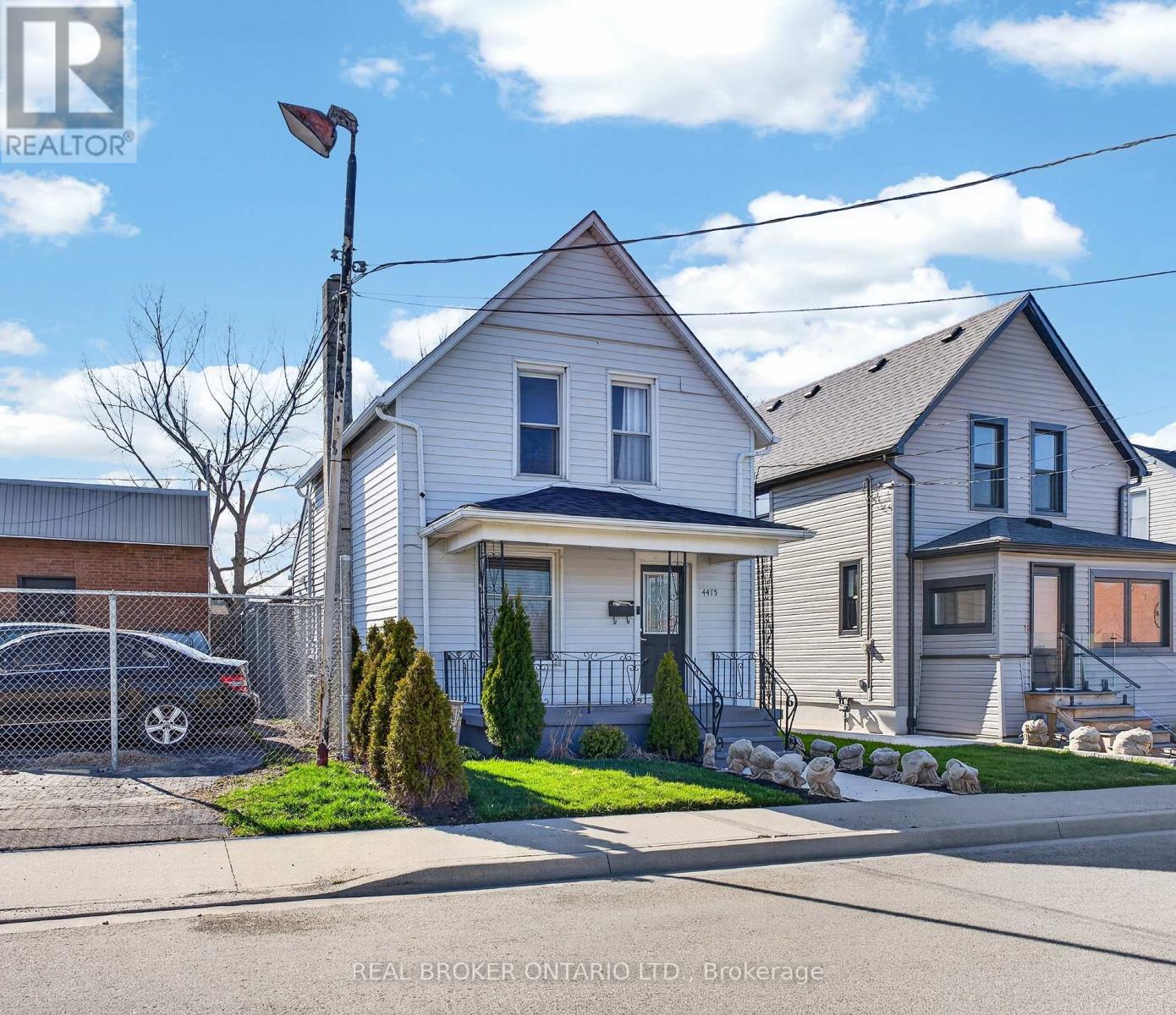 4475 First Avenue, Niagara Falls, Ontario  L2E 4G1 - Photo 3 - X12997122