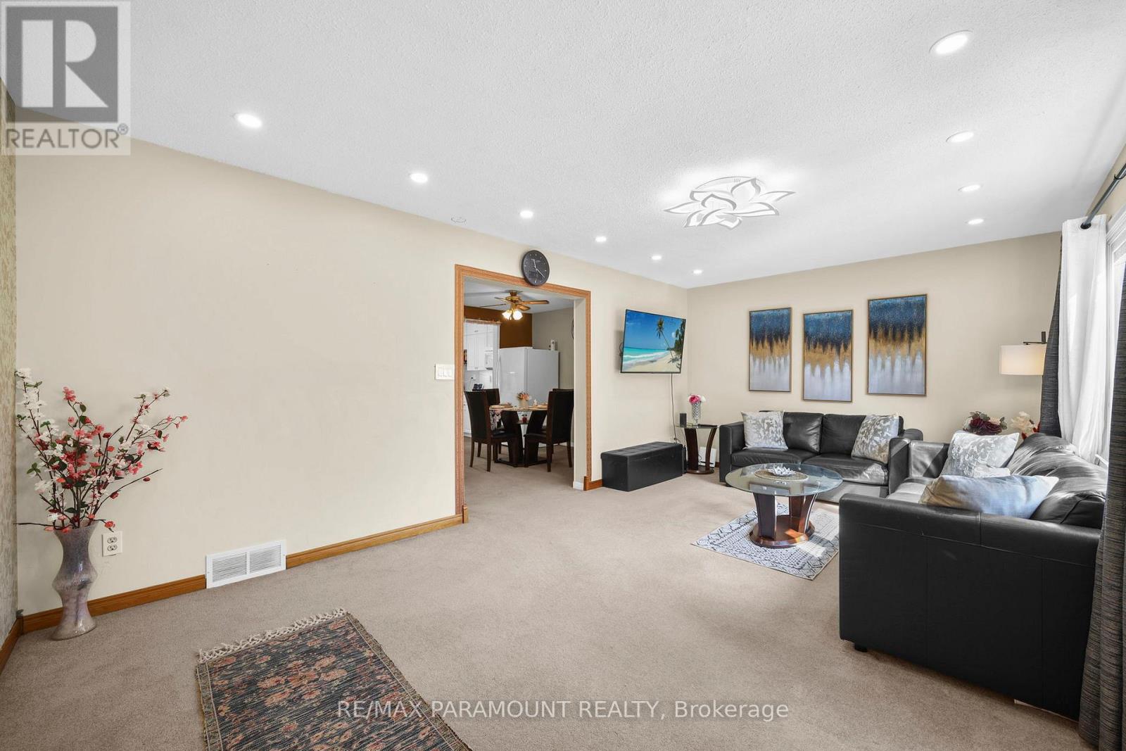 4 - 85 Albright Road, Hamilton, Ontario  L8K 6H1 - Photo 2 - X12997188