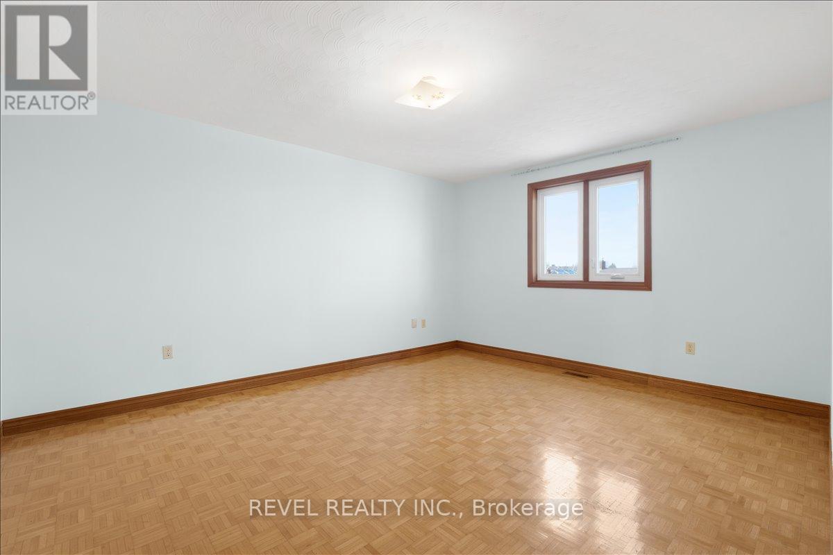 18 Marcel Place, Hamilton, Ontario  L9B 1W3 - Photo 26 - X12997198