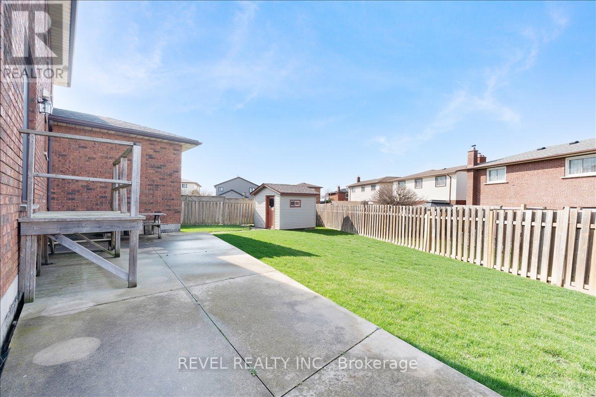 18 Marcel Place, Hamilton, Ontario  L9B 1W3 - Photo 36 - X12997198