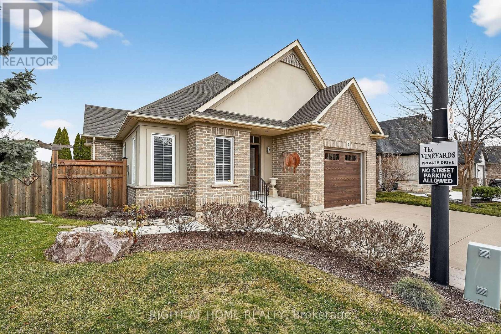 2 SEYVAL PLACE, Niagara-on-the-Lake, Ontario