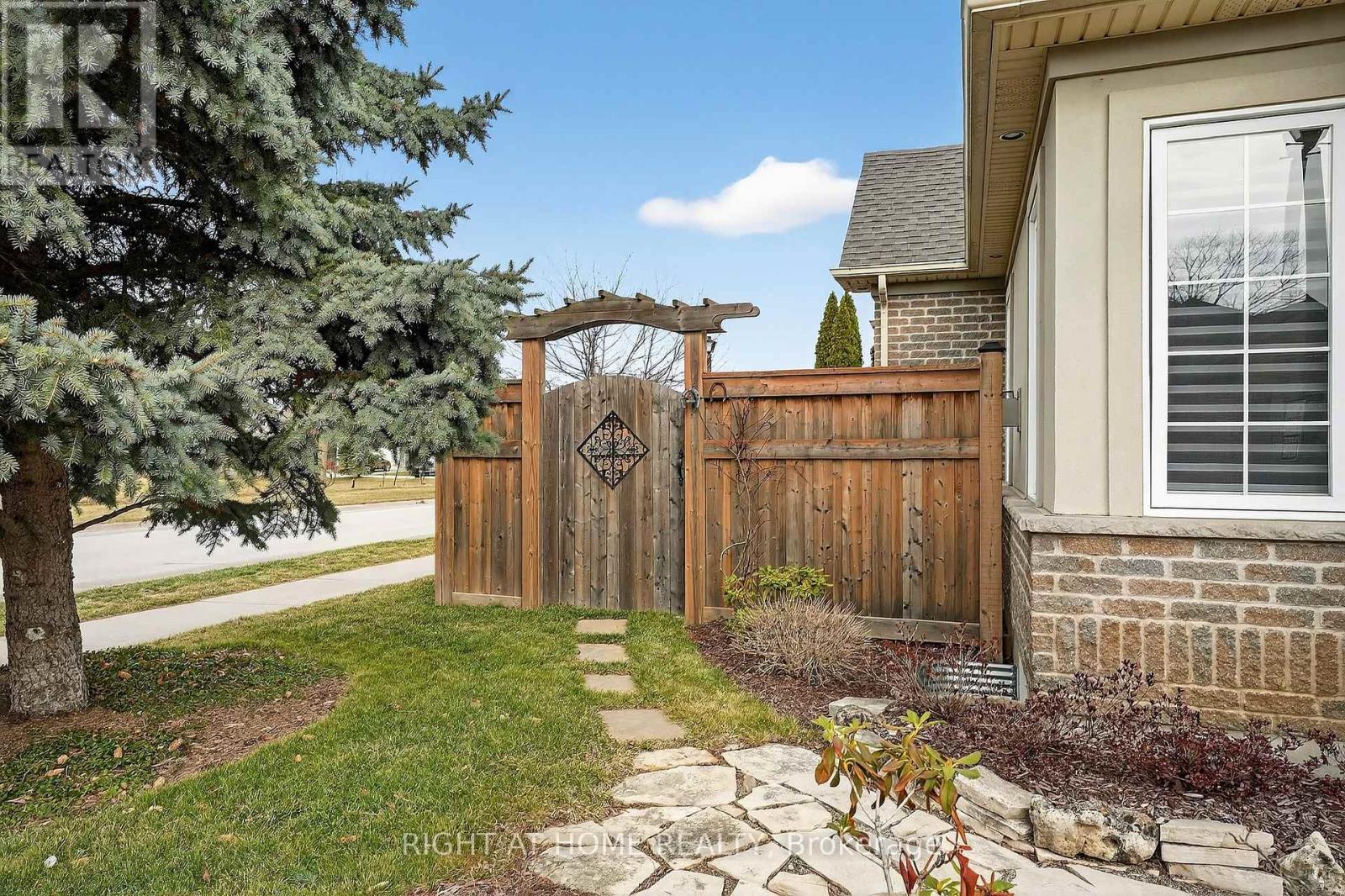 2 Seyval Place, Niagara-On-The-Lake, Ontario  L0S 1J0 - Photo 36 - X12997208