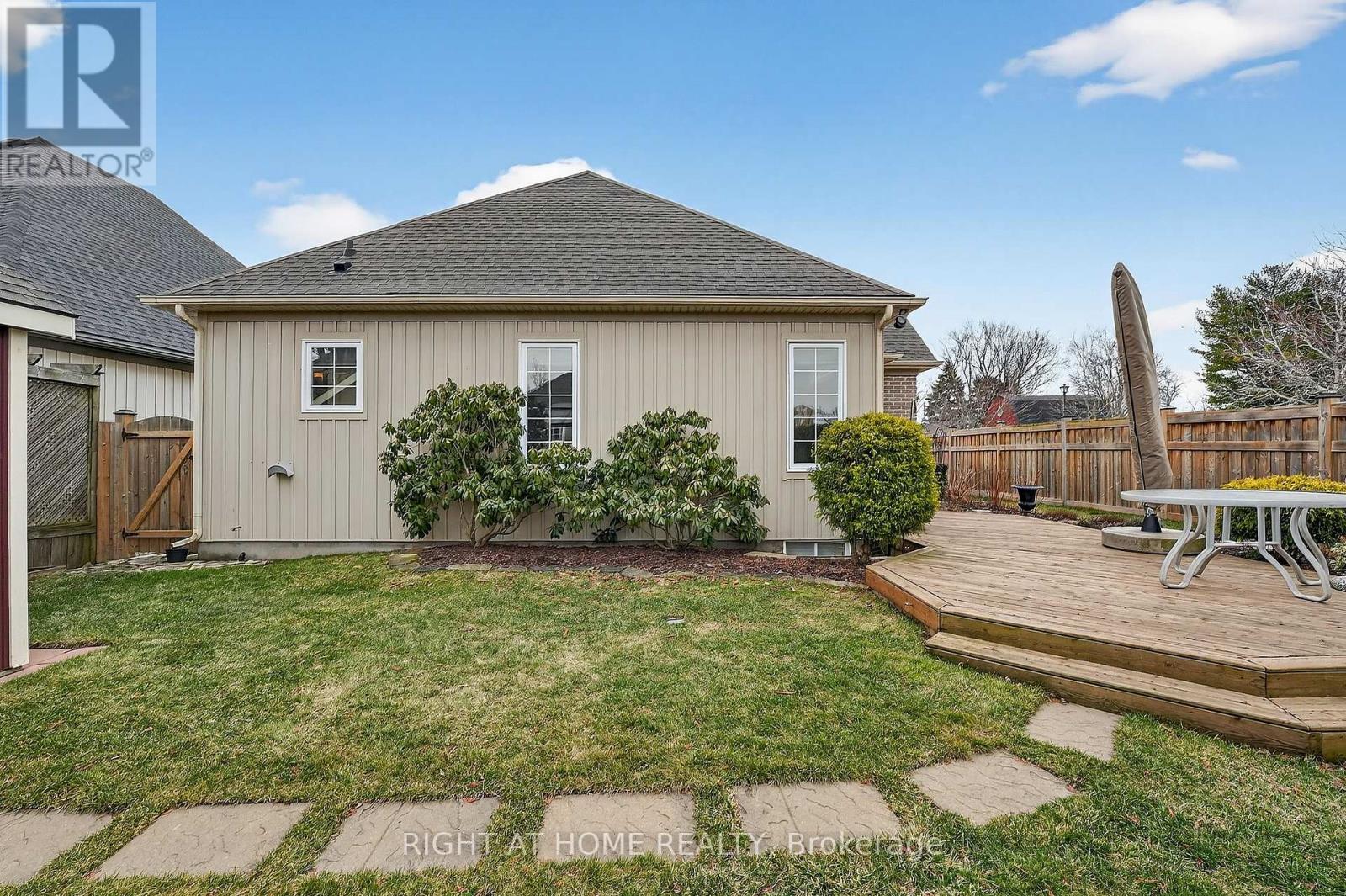 2 Seyval Place, Niagara-On-The-Lake, Ontario  L0S 1J0 - Photo 42 - X12997208