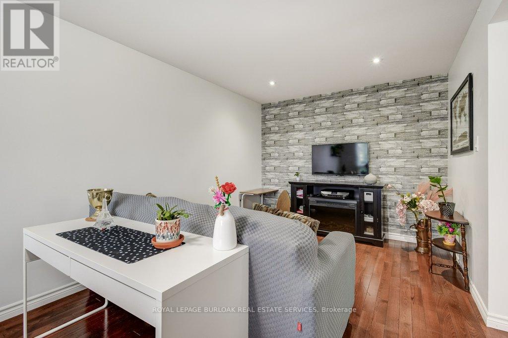 18 - 1350 Limeridge Road E, Hamilton, Ontario  L8W 1L6 - Photo 5 - X12997226