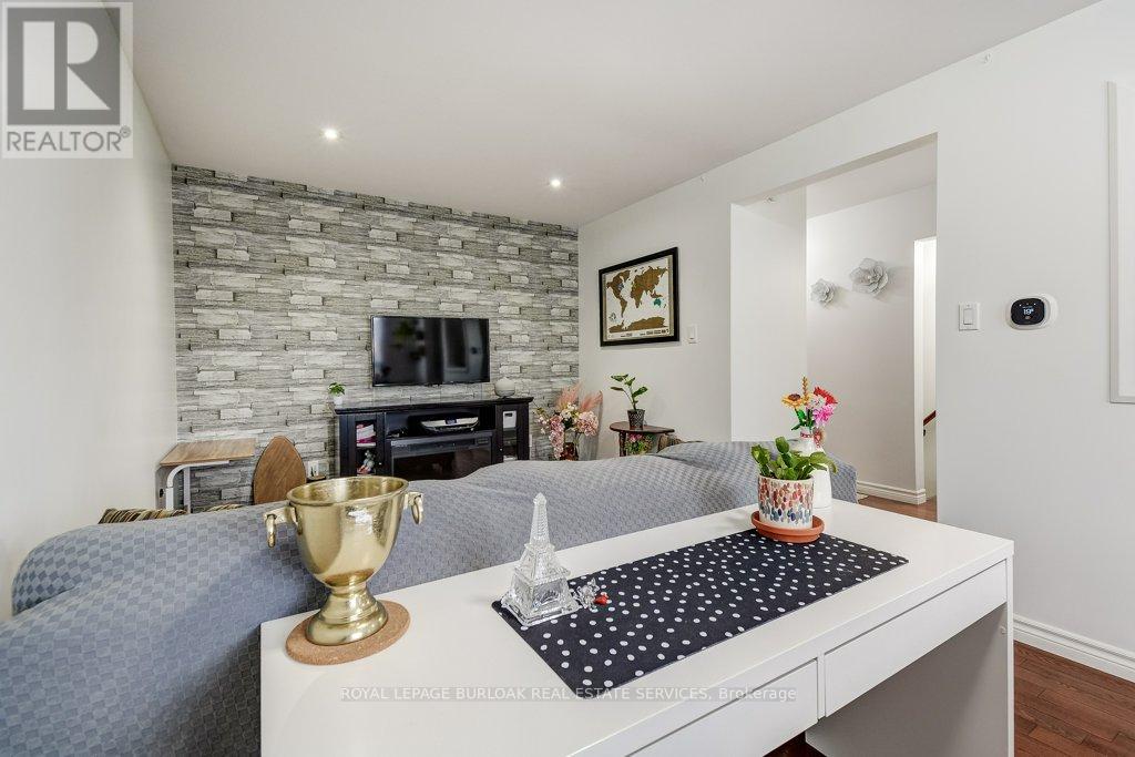 18 - 1350 Limeridge Road E, Hamilton, Ontario  L8W 1L6 - Photo 6 - X12997226