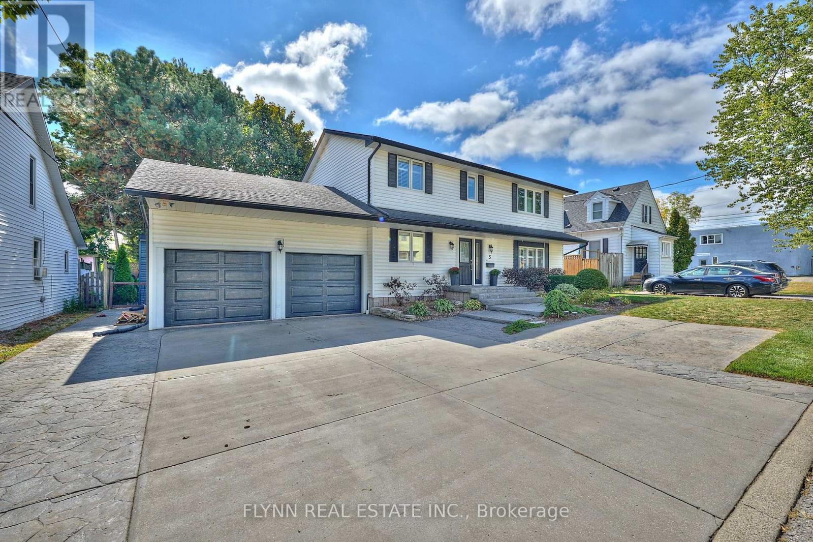 3 Brock Street, Thorold, Ontario  L2V 1V7 - Photo 2 - X12997244