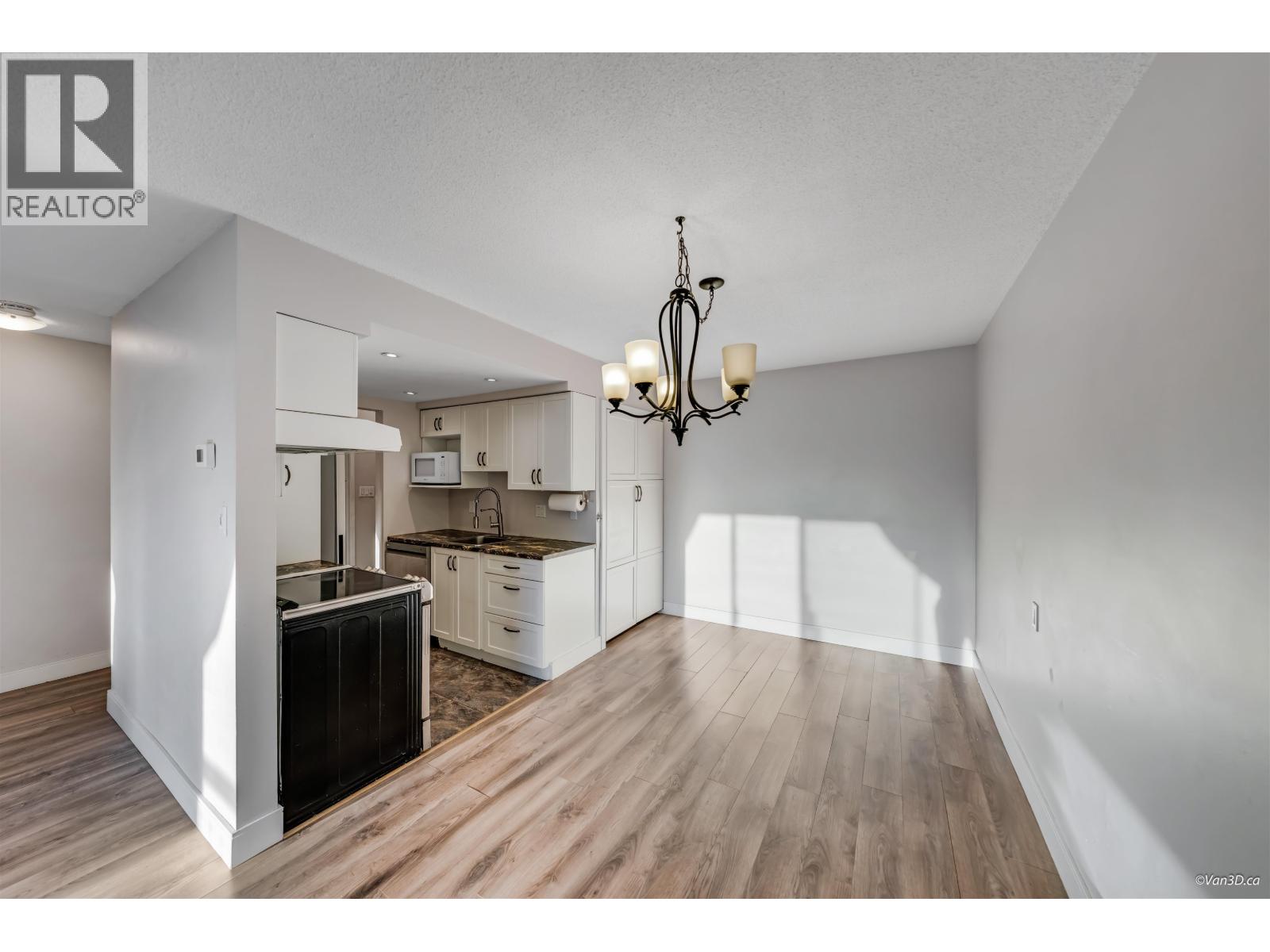 320 3080 Lonsdale Avenue, North Vancouver, British Columbia  V7N 3J5 - Photo 11 - R3109511