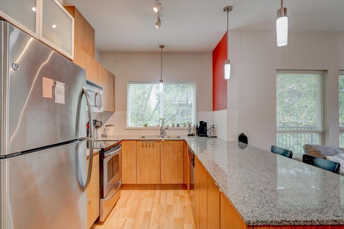 215 9655 King George Boulevard, Surrey, British Columbia  V3T 0C7 - Photo 5 - R3110629