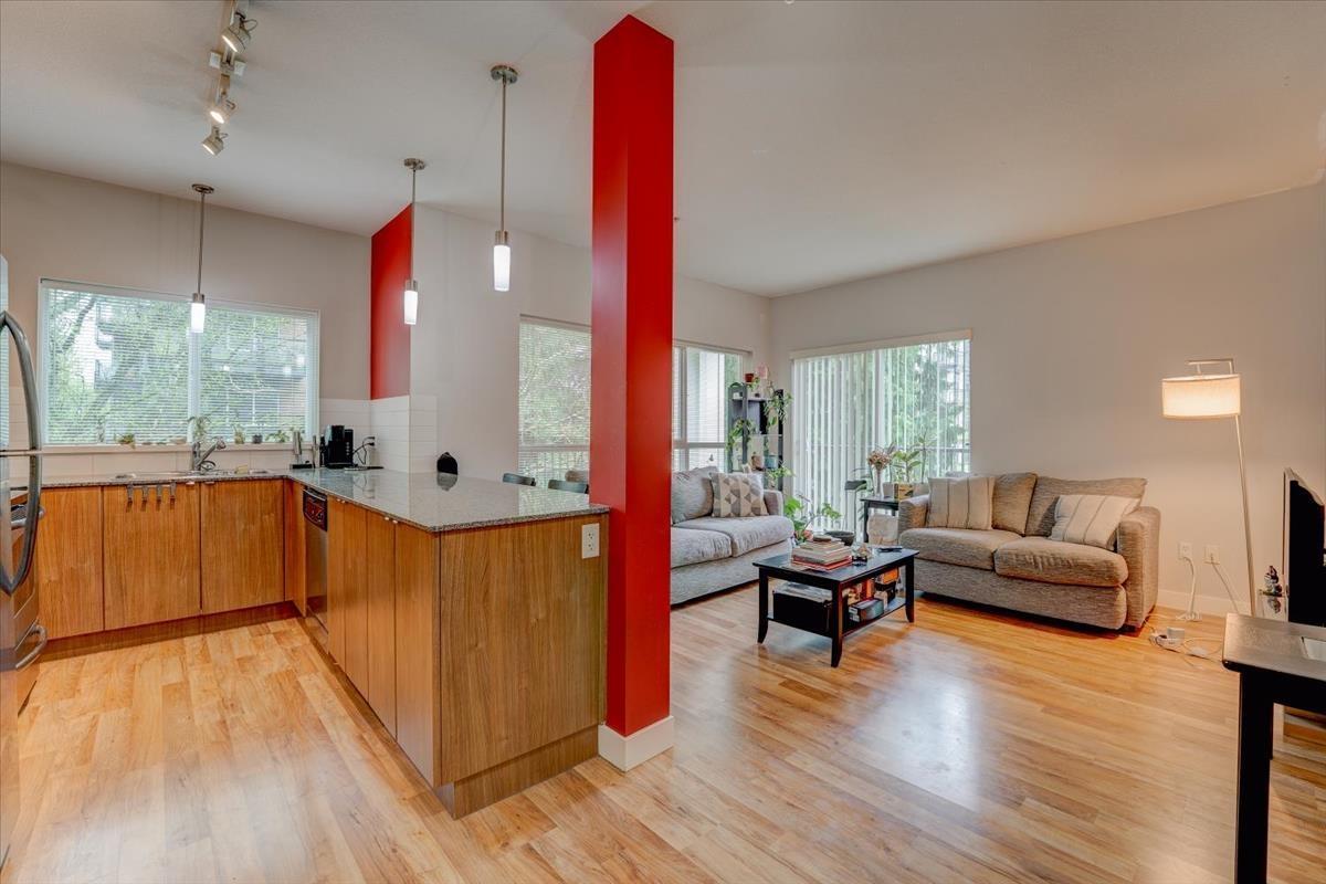 215 9655 King George Boulevard, Surrey, British Columbia  V3T 0C7 - Photo 3 - R3110629