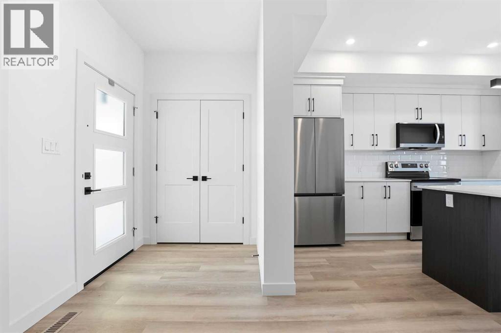 41 Violet Point, Sylvan Lake, Alberta  T4S 0X1 - Photo 9 - A2287589