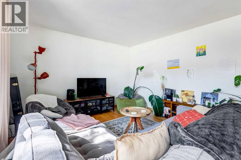 527 35a Street Nw, Calgary, Alberta  T2N 3A1 - Photo 6 - A2299242