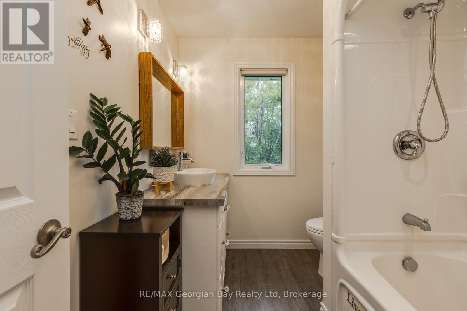 229 Gilwood Park Drive, Penetanguishene, Ontario L9M 1Z4 - Photo 26 - S12997406