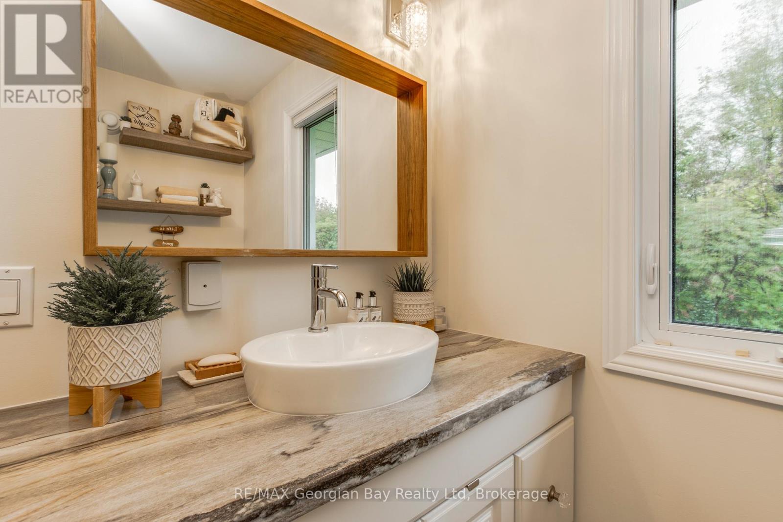 229 Gilwood Park Drive, Penetanguishene, Ontario L9M 1Z4 - Photo 27 - S12997406