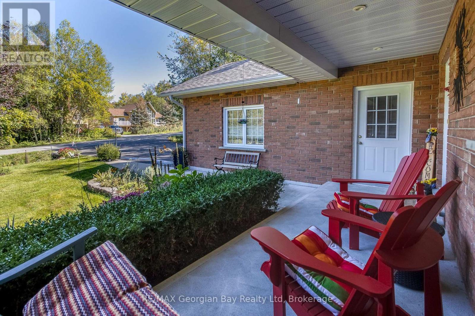 229 Gilwood Park Drive, Penetanguishene, Ontario L9M 1Z4 - Photo 4 - S12997406