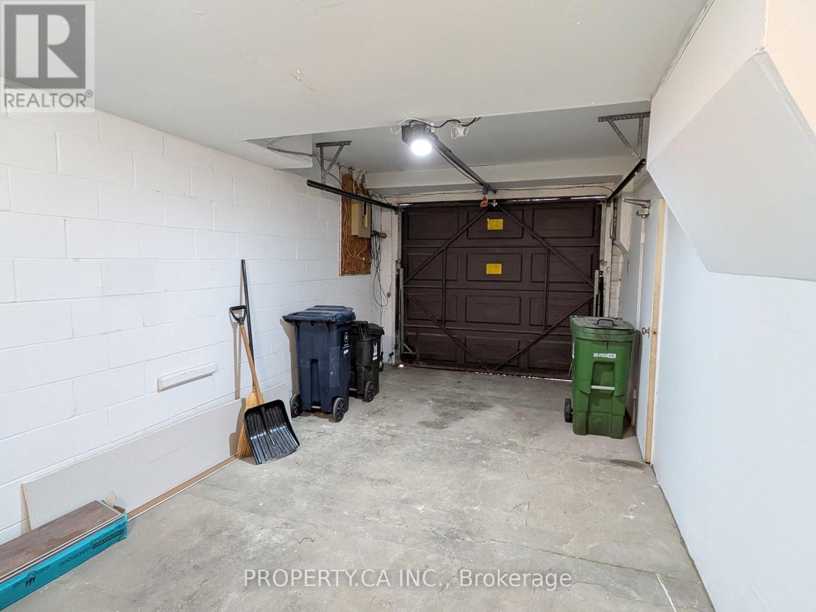 64 Arnold Avenue, Toronto, Ontario  M5A 3B2 - Photo 27 - C12720116