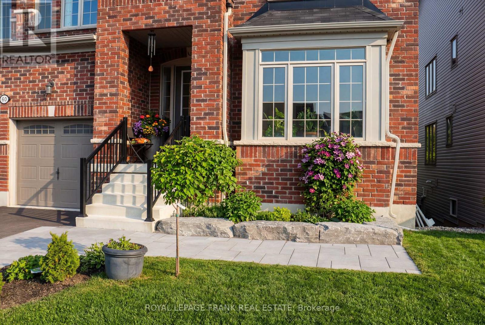 60 HENNESSEY CRESCENT, Kawartha Lakes, Ontario