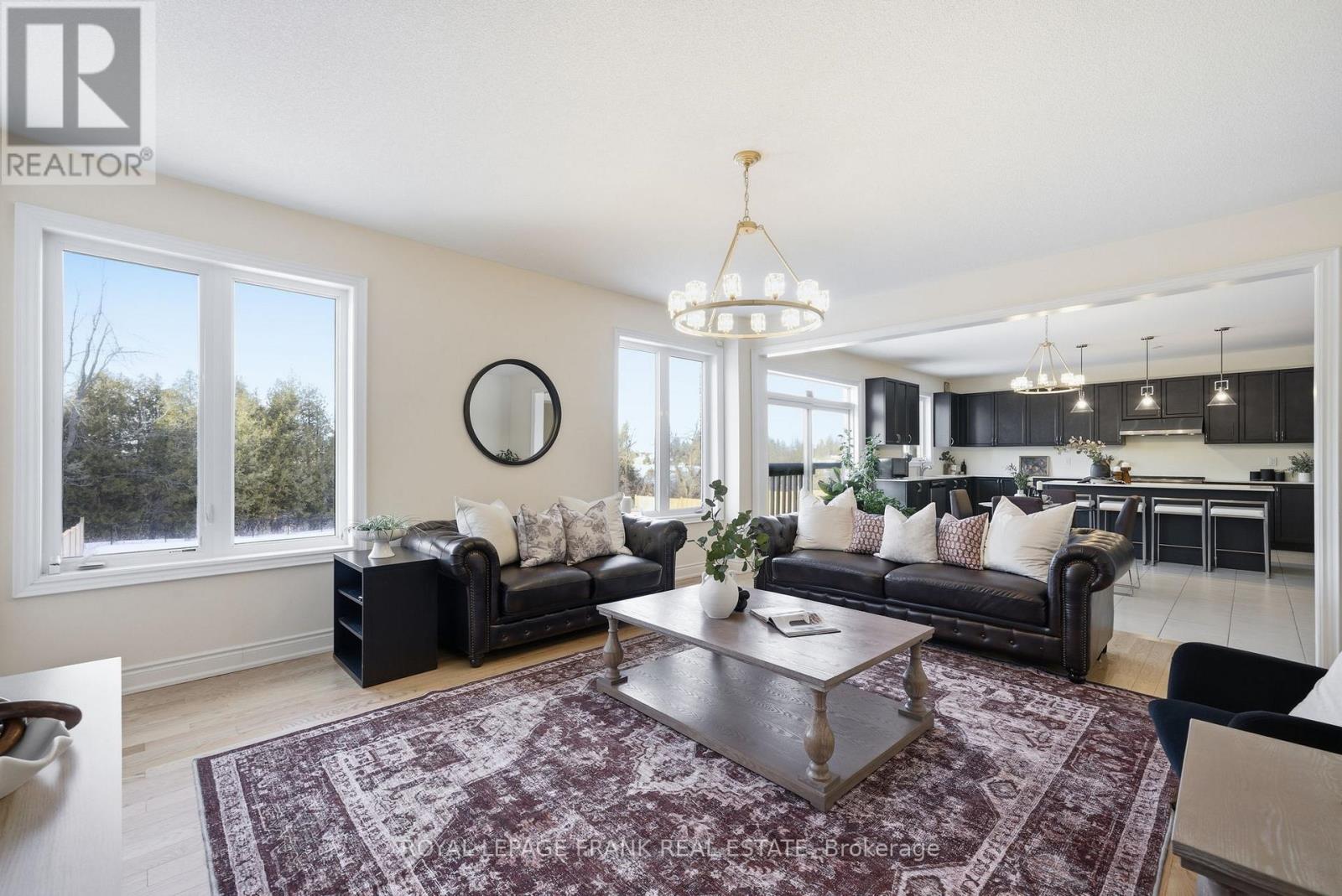 60 Hennessey Crescent, Kawartha Lakes, Ontario  K9V 0P3 - Photo 22 - X12807752