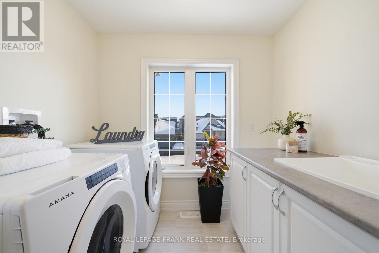 60 Hennessey Crescent, Kawartha Lakes, Ontario  K9V 0P3 - Photo 41 - X12807752