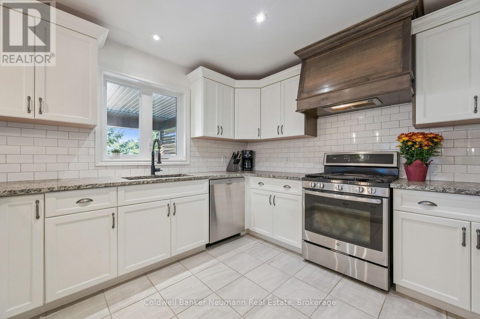 114 Timber Trail Road, Woolwich, Ontario N3B 0C7 - Photo 11 - X12997314