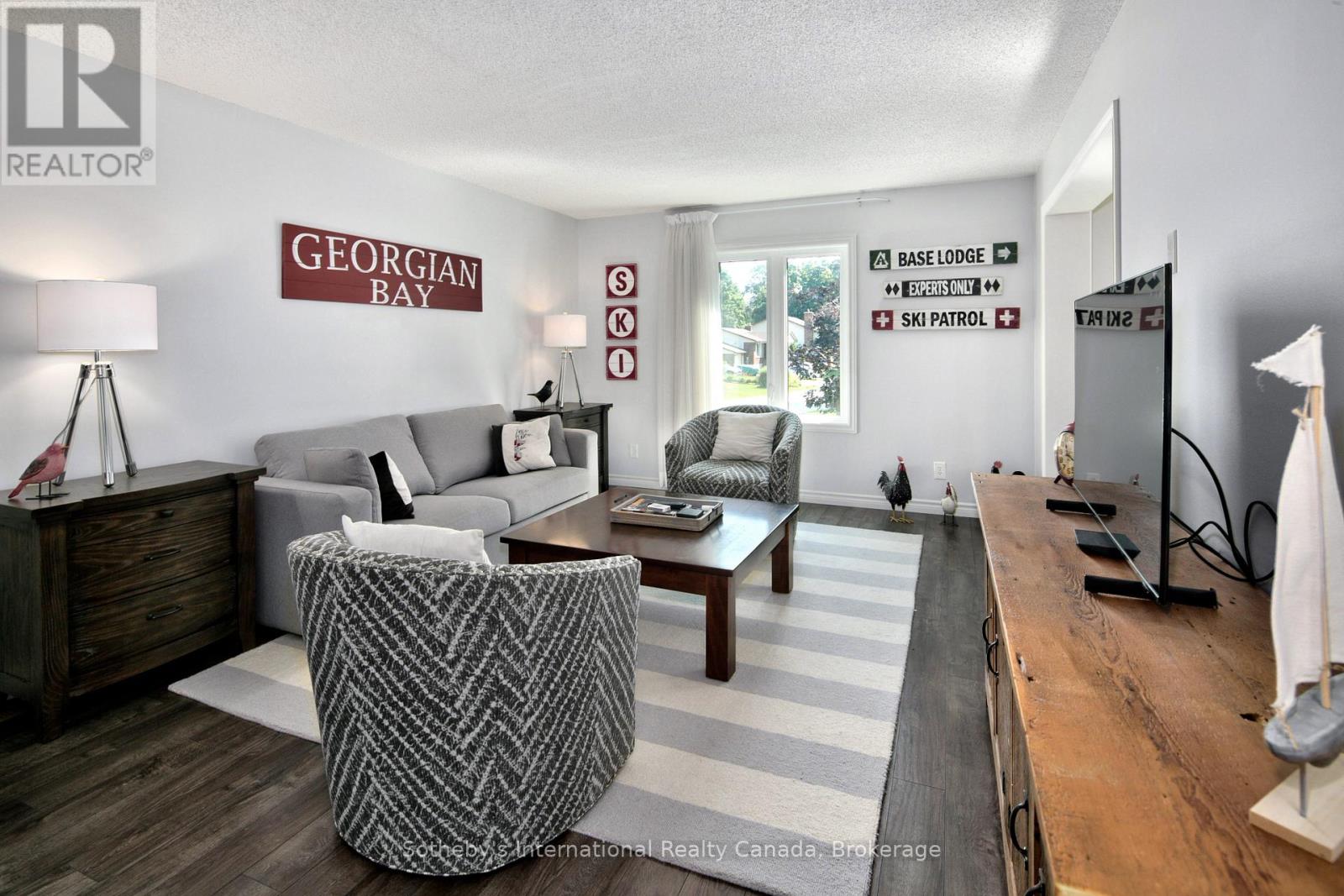 26 Middle Avenue, Meaford, Ontario  N4L 1A8 - Photo 2 - X12997362