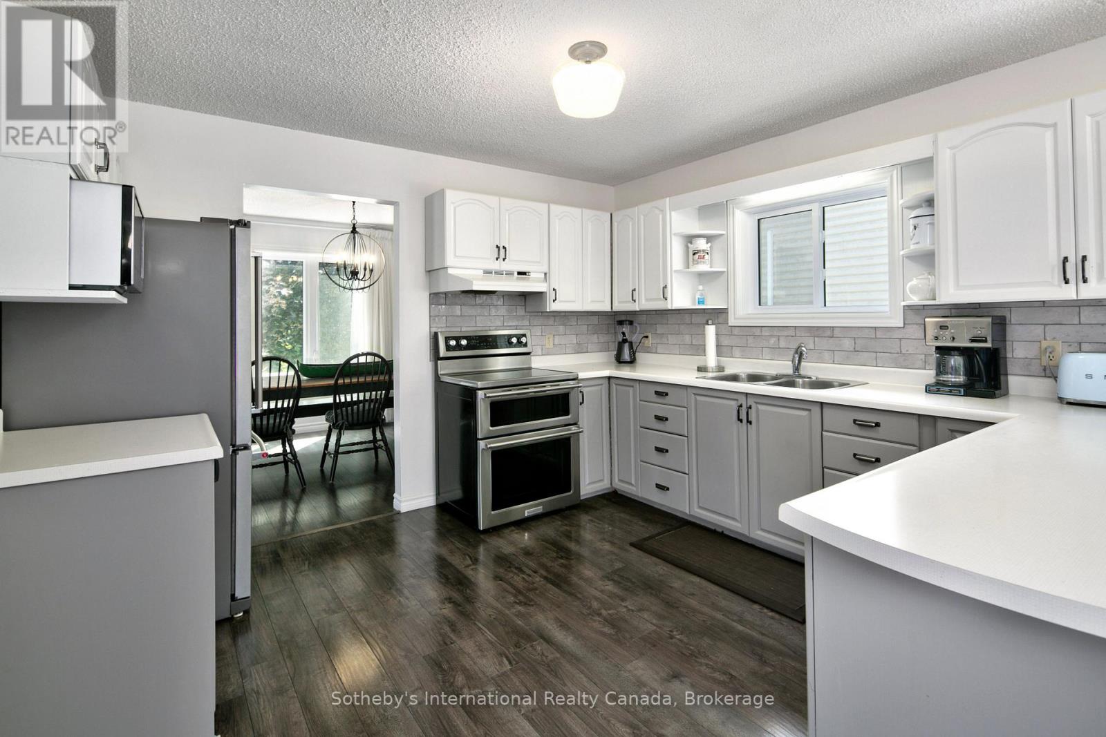 26 Middle Avenue, Meaford, Ontario  N4L 1A8 - Photo 5 - X12997362