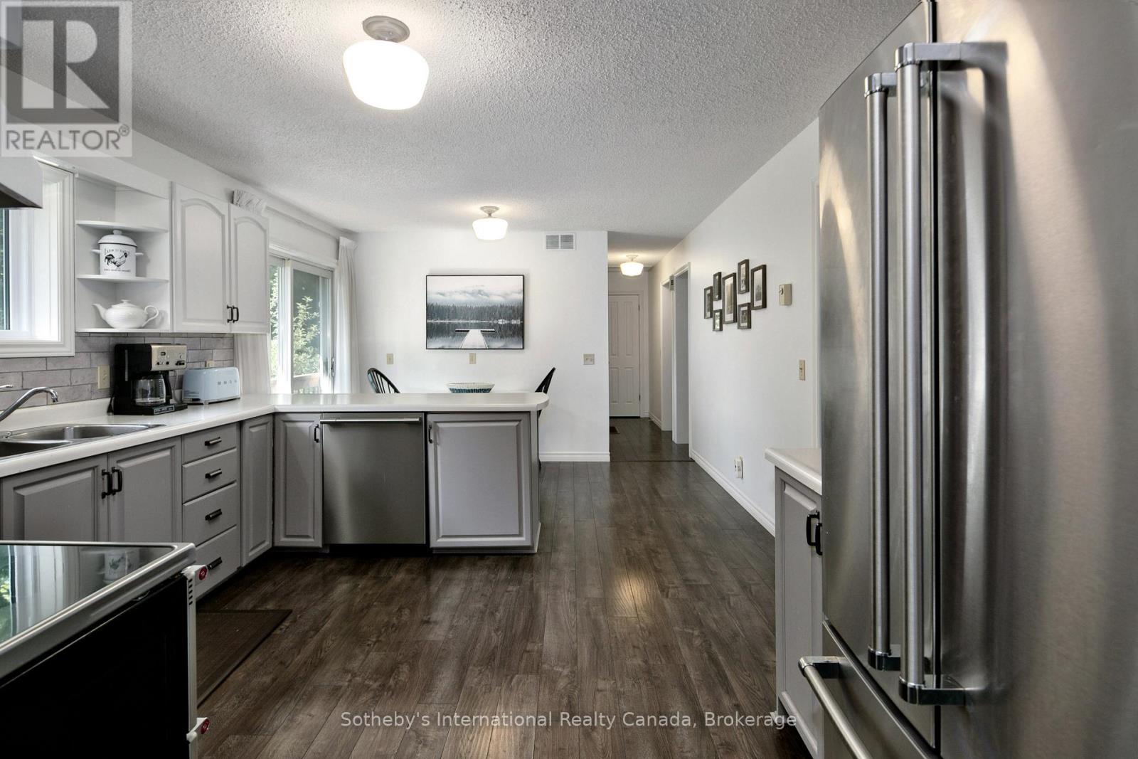 26 Middle Avenue, Meaford, Ontario  N4L 1A8 - Photo 6 - X12997362