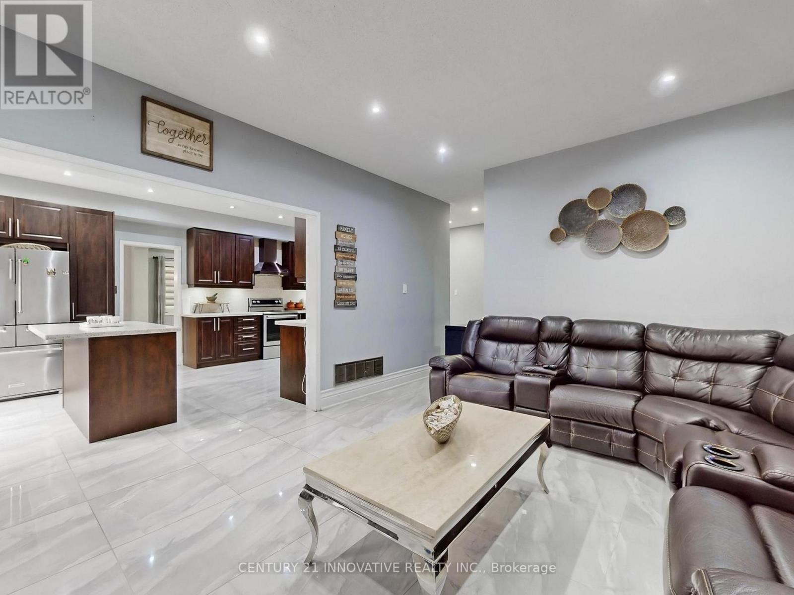 9 Heatherdale Drive, Brampton, Ontario  L7A 2H6 - Photo 11 - W12994688