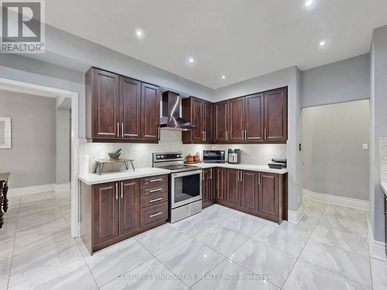 9 Heatherdale Drive, Brampton, Ontario  L7A 2H6 - Photo 13 - W12994688