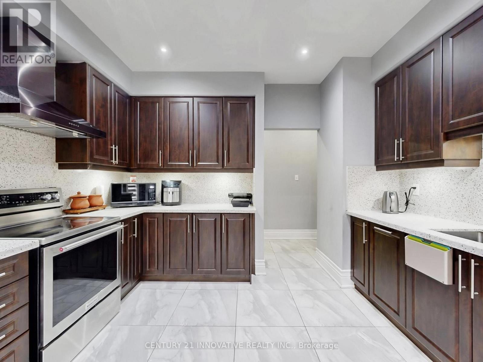 9 Heatherdale Drive, Brampton, Ontario  L7A 2H6 - Photo 14 - W12994688