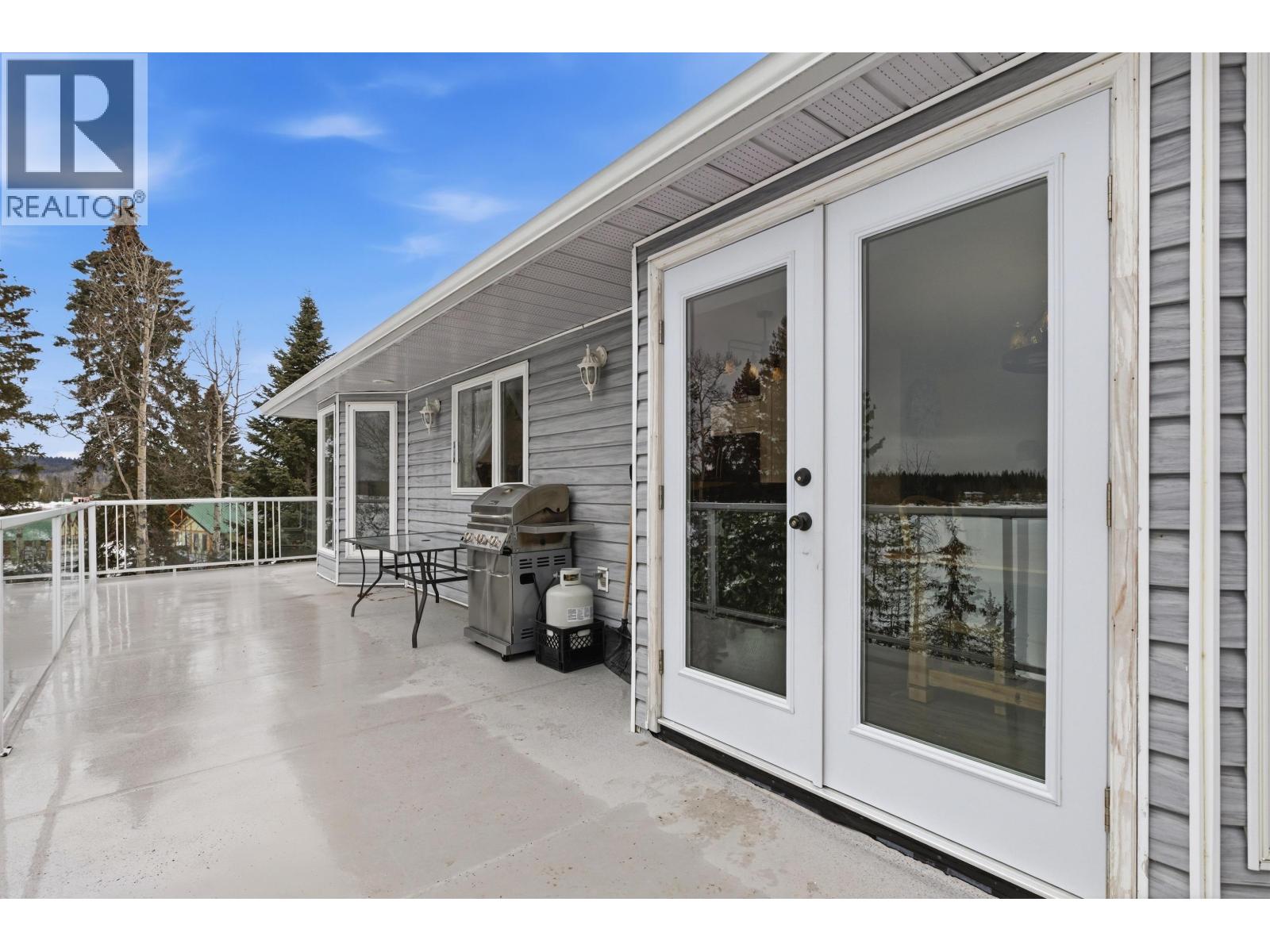 2448 Clara Road, 150 Mile House, British Columbia  V0K 2G0 - Photo 35 - R3097640