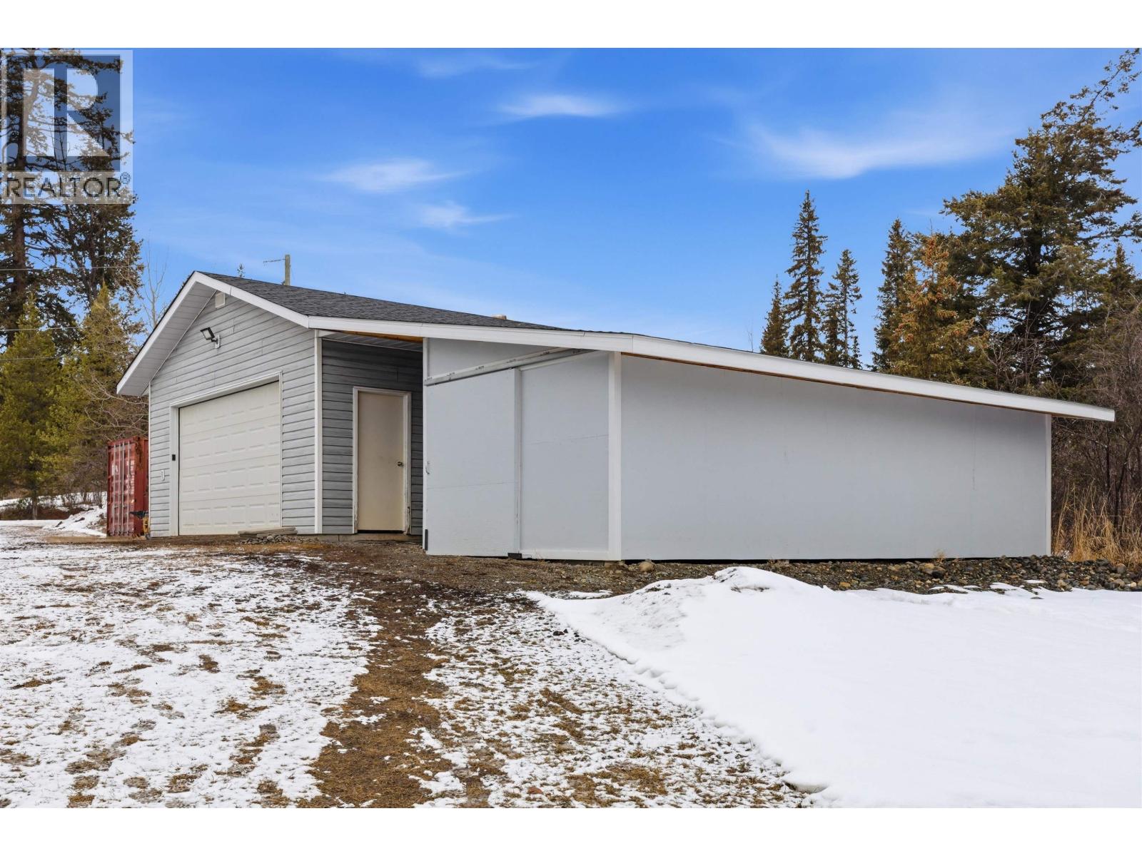 2448 Clara Road, 150 Mile House, British Columbia  V0K 2G0 - Photo 38 - R3097640