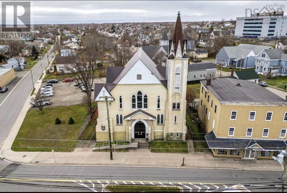 270 Commercial Street, Glace Bay, Nova Scotia  B1A 6B4 - Photo 1 - 202600936