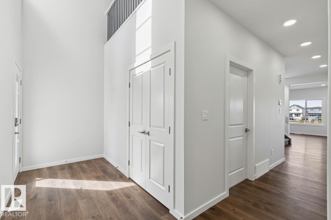 2322 Egret Wy Nw, Edmonton, Alberta  T6M 3G8 - Photo 3 - E4480765