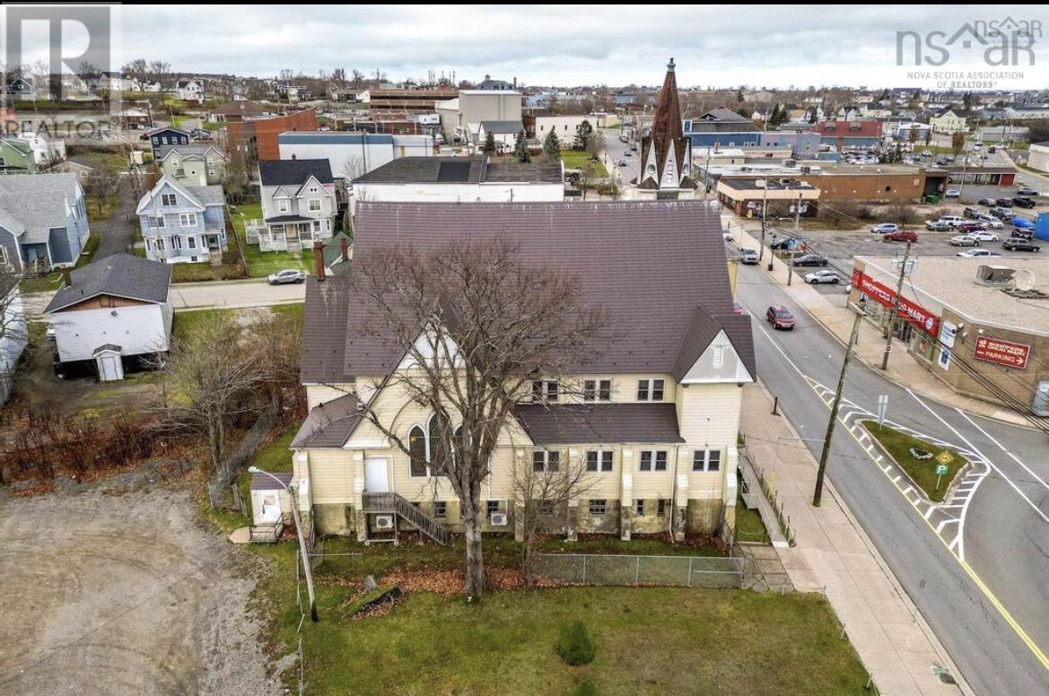 270 Commercial Street, Glace Bay, Nova Scotia  B1A 6B4 - Photo 3 - 202600936