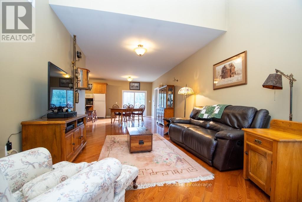 3468 County Rd 36, Trent Lakes, Ontario  K0L 2H0 - Photo 8 - X12997434